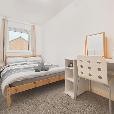 The Metcombe - Holiday Home With Free Parking 10 Minutes Walk To Etihad Stadium & Coop Live Arena 曼彻斯特 外观 照片